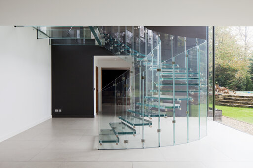 escaleras de cristal