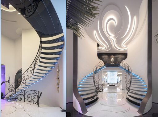 Escalera voladiza de acrílico